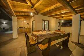 Villa G With Pool in Barban