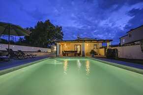 Villa G With Pool in Barban