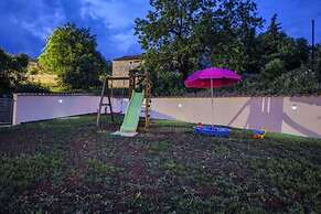 Villa G With Pool in Barban