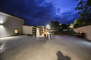 Villa G With Pool in Barban