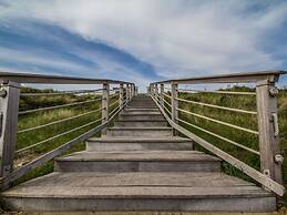 Dunenhuus West Modern Retreat