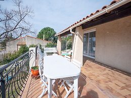 Well-equipped Village House Near Beaches