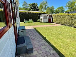 Attractive Chalet With Enclosed Garden Near sea