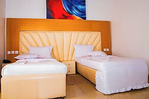 NETLUNA VILLA HOTEL & TOURS