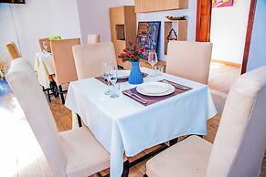 NETLUNA VILLA HOTEL & TOURS