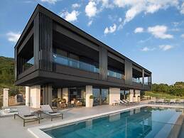 Holiday Home in Koromacno With Views and Wellness