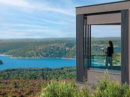 Holiday Home in Koromacno With Views and Wellness