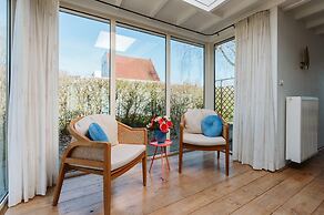 Holiday Bungalow With a Nice Light Appearance at 1.5 km From the Beach