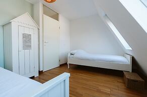 Holiday Bungalow With a Nice Light Appearance at 1.5 km From the Beach