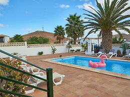 Spacious Holiday Home in La Oliva
