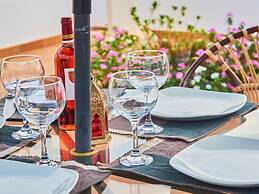 Spacious Holiday Home in La Oliva