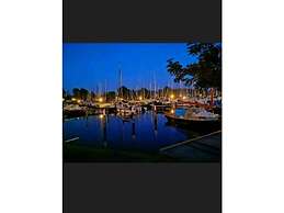 No Title Modern Retreat