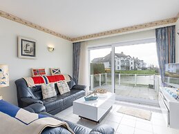 Spacious Apartment With Terrace