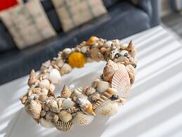 Spacious Apartment With Terrace