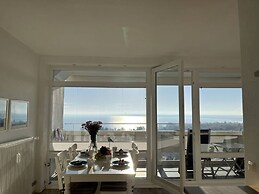 Baltic See Flat Modern Retreat
