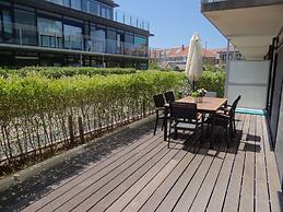 Waterfront Apartment on the Canal