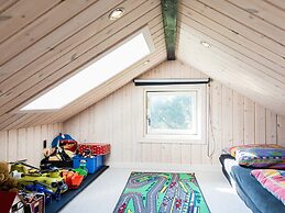 Charming Family Retreat-by Traum