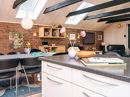 Charming Family Retreat-by Traum