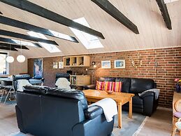 Charming Family Retreat-by Traum