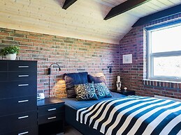 Charming Family Retreat-by Traum