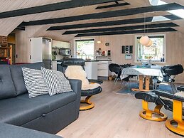 Charming Family Retreat-by Traum