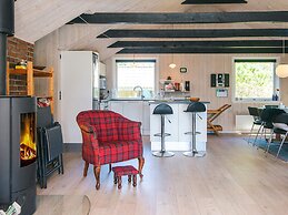 Charming Family Retreat-by Traum