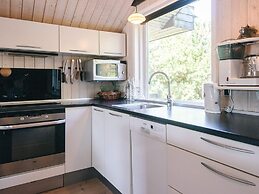 Charming Family Retreat-by Traum