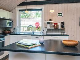 Charming Family Retreat-by Traum