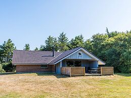 Charming Family Retreat-by Traum