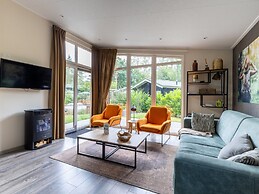 Beautiful Chalet With a Fireplace in a Wooded Area