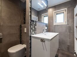 Beautiful Chalet With a Fireplace in a Wooded Area