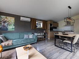 Beautiful Chalet With a Fireplace in a Wooded Area