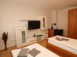 Central Apartment Near the Trade Fair