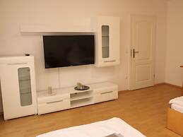 Central Apartment Near the Trade Fair