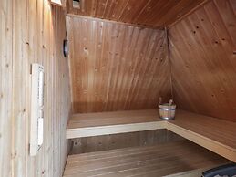 Villa With Whirlpool and Sauna in Makkum