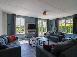 Villa With Whirlpool and Sauna in Makkum