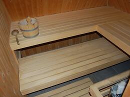 Villa With Whirlpool and Sauna in Makkum