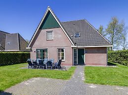 Villa With Whirlpool and Sauna in Makkum