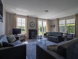 Villa With Whirlpool and Sauna in Makkum