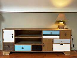 Spacious Apartment With Garden