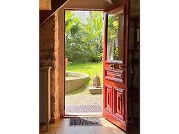 Spacious Apartment With Garden