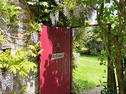 Spacious Apartment With Garden