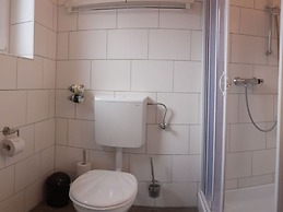 Little Seagull Modern Retreat