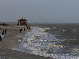 Little Seagull Modern Retreat