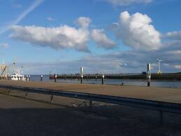 Little Seagull Modern Retreat