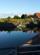 Little Seagull Modern Retreat