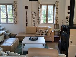 Luxury House in Leobard With Private Pool