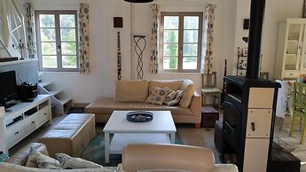Luxury House in Leobard With Private Pool