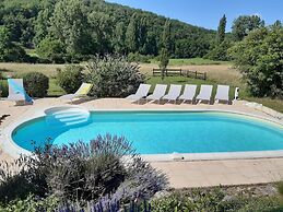Sunflower Valley Villa, Leobard