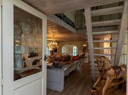 Charming Beach Villa With Thatched Roof